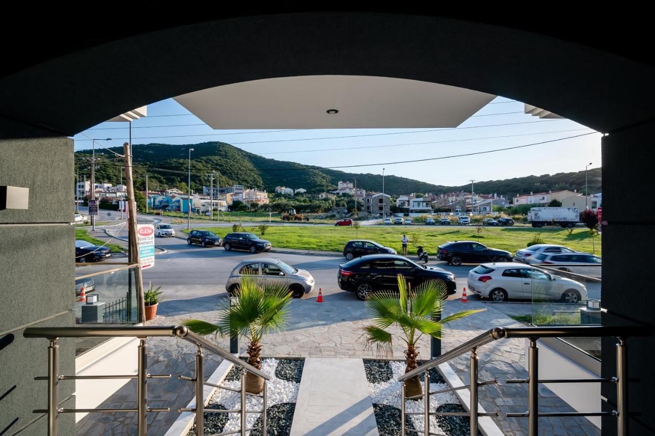 Blue Wave Luxury Suites Nea Iraklitsa Εξωτερικό φωτογραφία