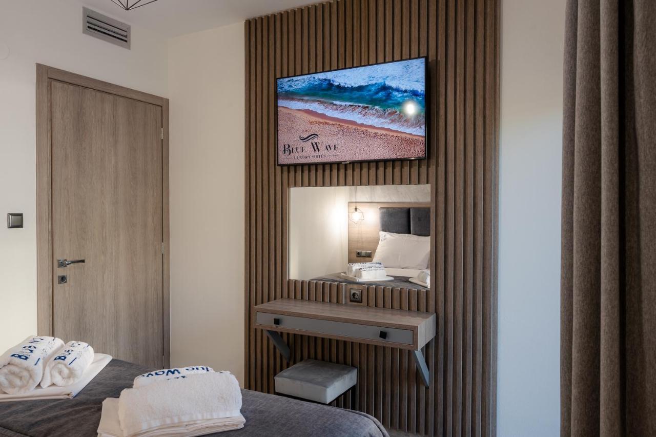 Blue Wave Luxury Suites Nea Iraklitsa Εξωτερικό φωτογραφία