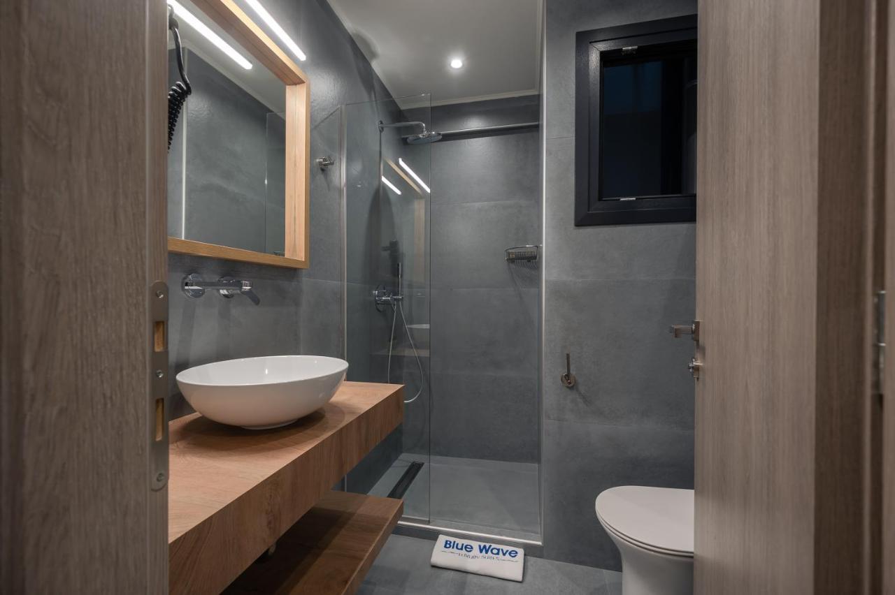 Blue Wave Luxury Suites Nea Iraklitsa Εξωτερικό φωτογραφία