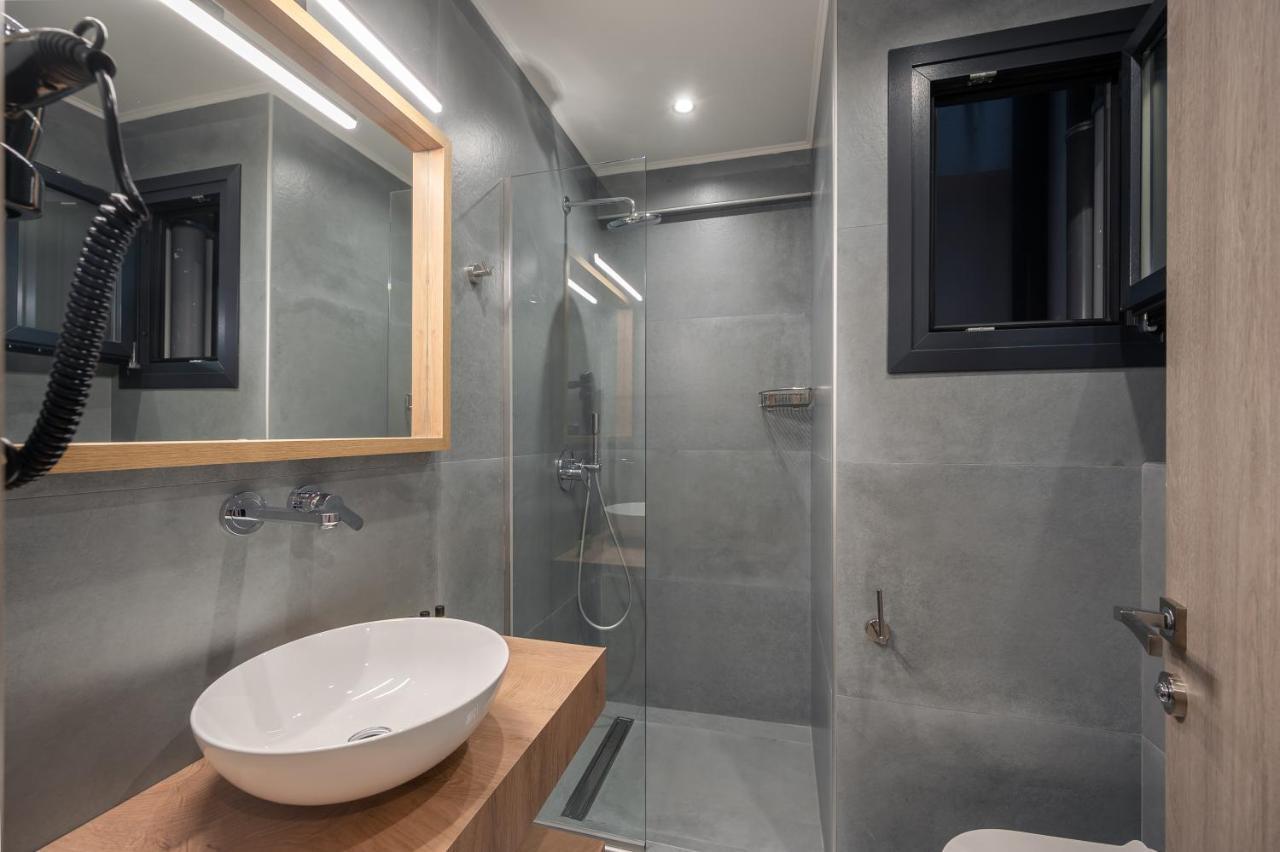 Blue Wave Luxury Suites Nea Iraklitsa Εξωτερικό φωτογραφία
