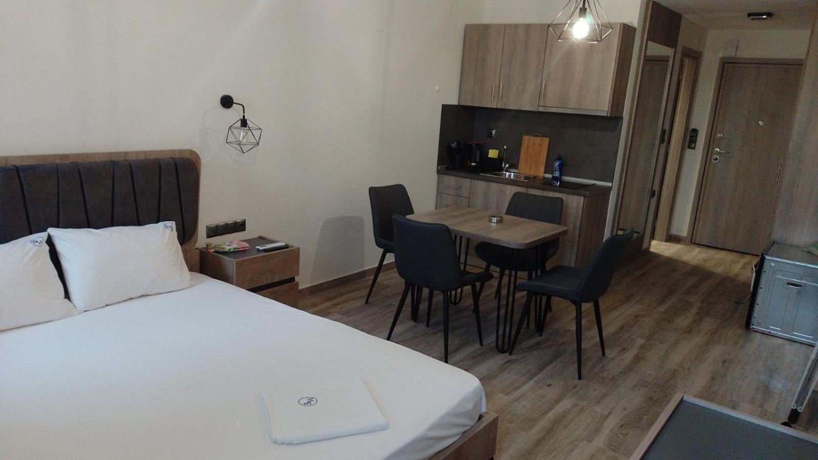 Blue Wave Luxury Suites Nea Iraklitsa Δωμάτιο φωτογραφία